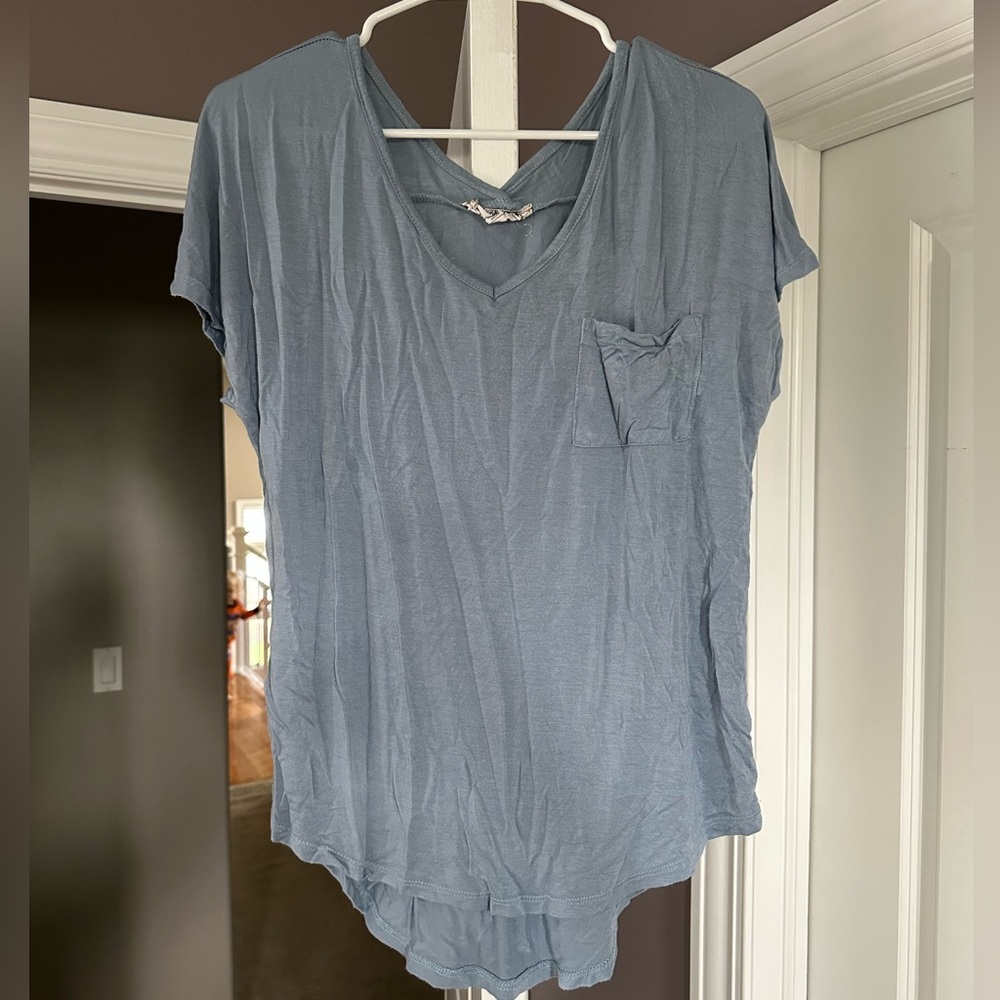 Pink Rose oversized blue t-shirt - size small